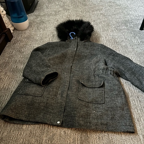 Woman’s winter coat - Picture 1 of 2